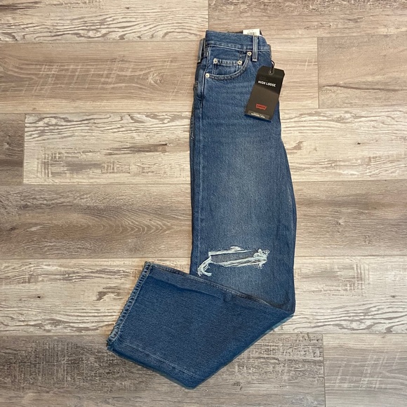 Levi's Super High Rise Loose Jeans NWT - Picture 4 of 12